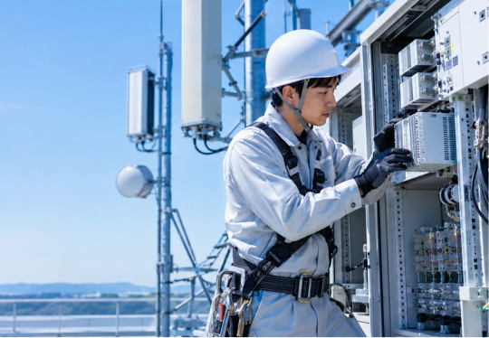無線設備工事の現場